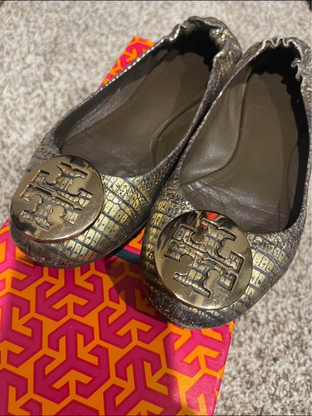 Tory Burch Reva Bronze Textured Logo Ballet Flats - Picture 3 of 4